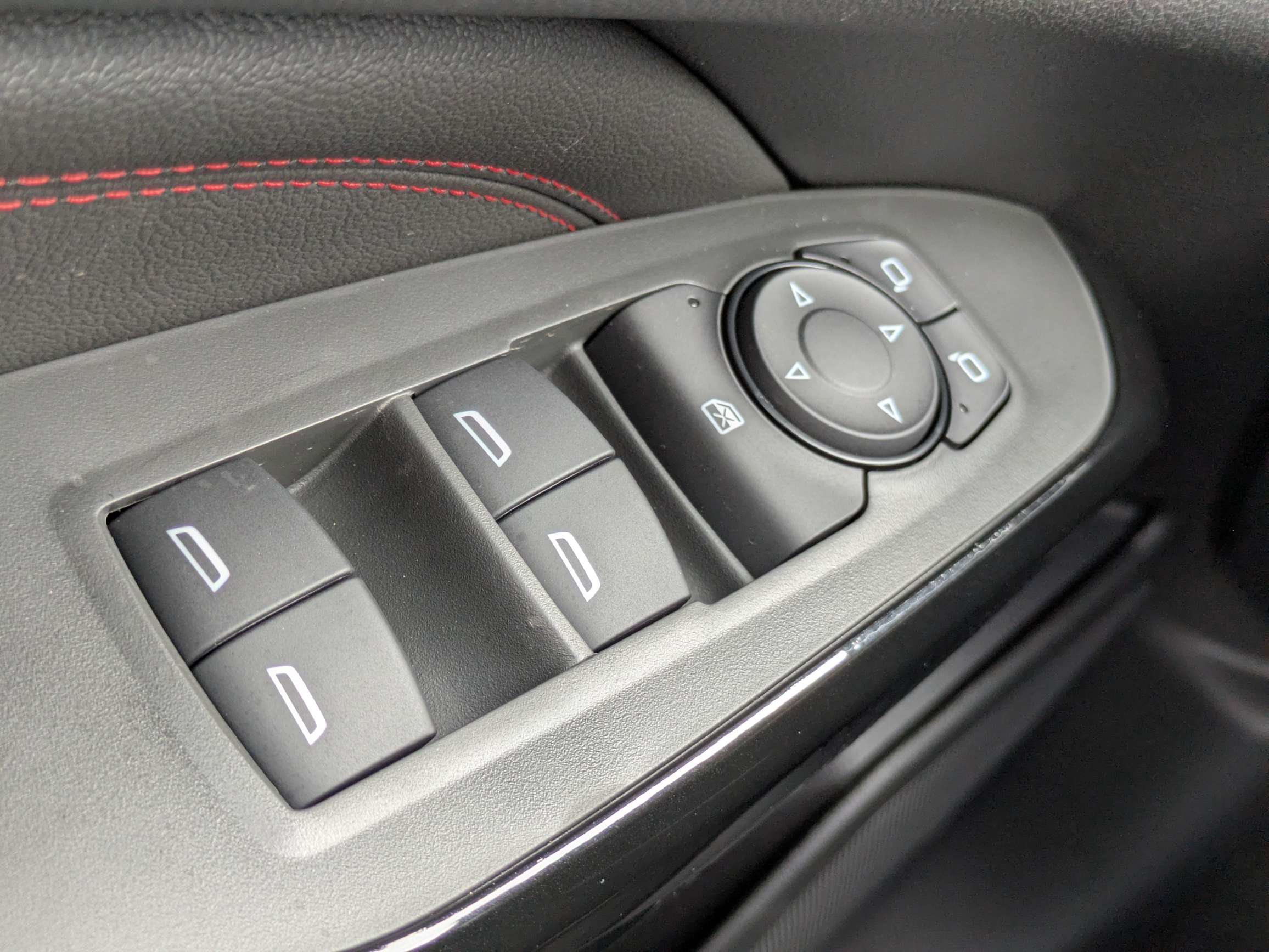 New 2026 Chevrolet Trax RS w/ Sunroof Package FWD image 14