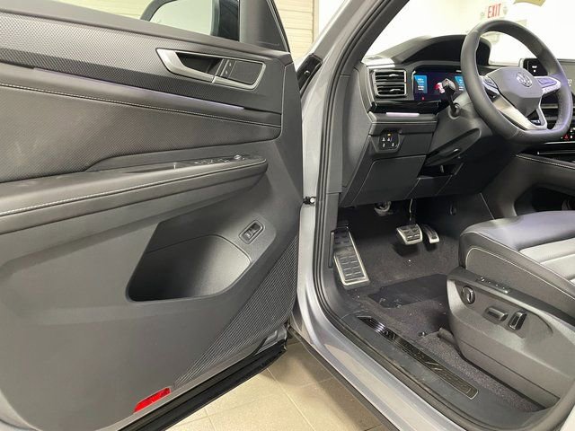 New 2026 Volkswagen Atlas Cross Sport SEL R-Line image 11
