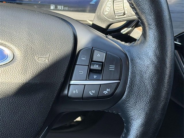 Used 2020 Ford Escape Titanium image 9