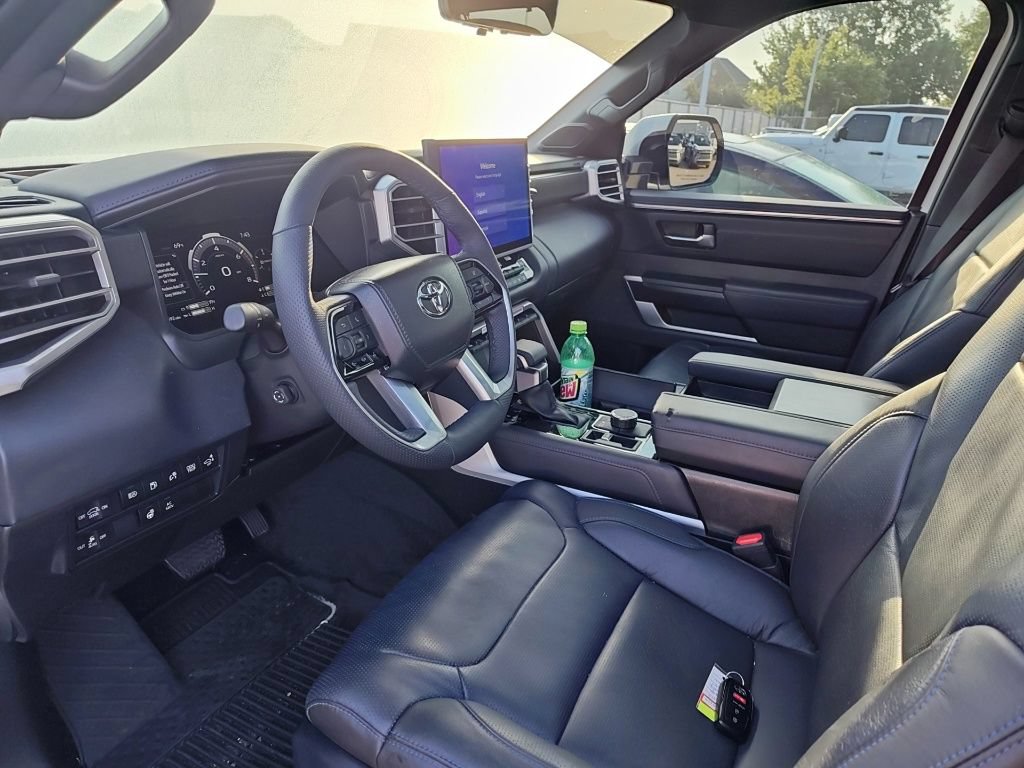 Used 2025 Toyota Sequoia Platinum AWD/4WD image 9