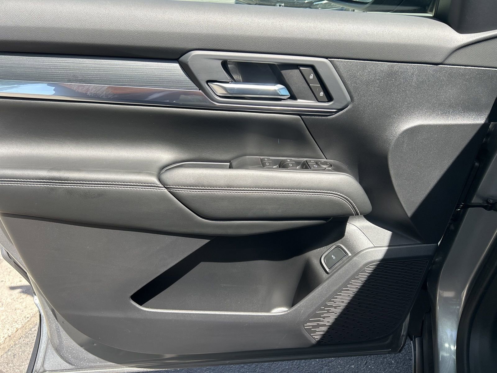 New 2026 GMC Terrain Elevation w/ Elevation Premium Package image 8