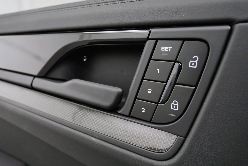 Used 2025 Porsche Cayenne GTS image 15