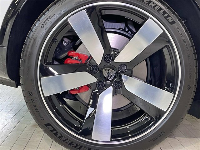 New 2025 Porsche Macan Turbo Electric image 15