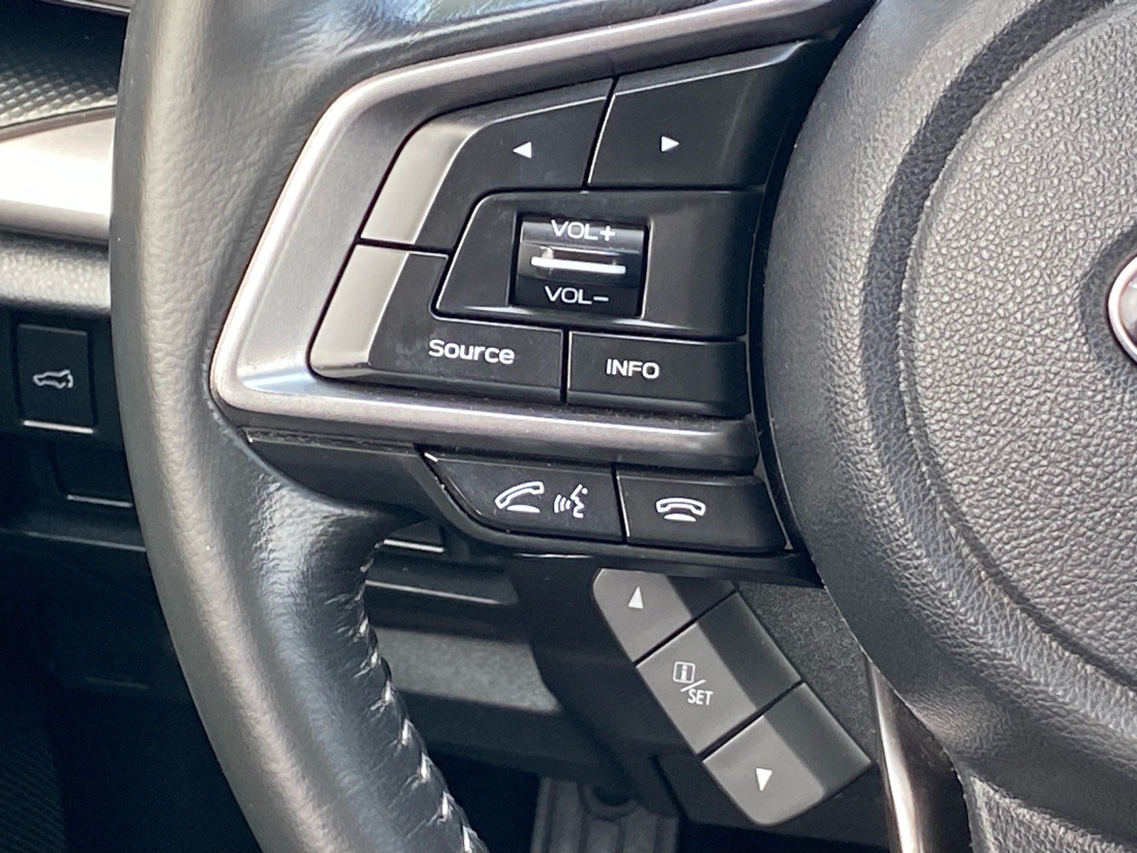 Used 2020 Subaru Forester Premium AWD/4WD image 6