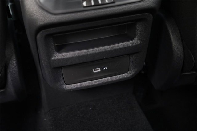 New 2025 Volkswagen Taos SE image 21