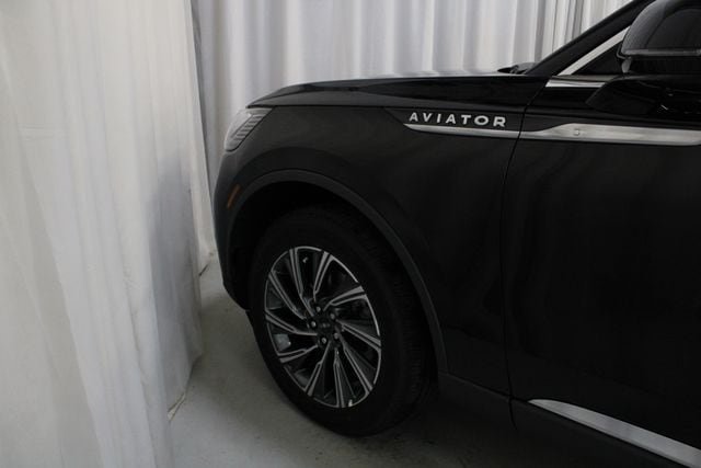 New 2026 Lincoln Aviator AWD image 30