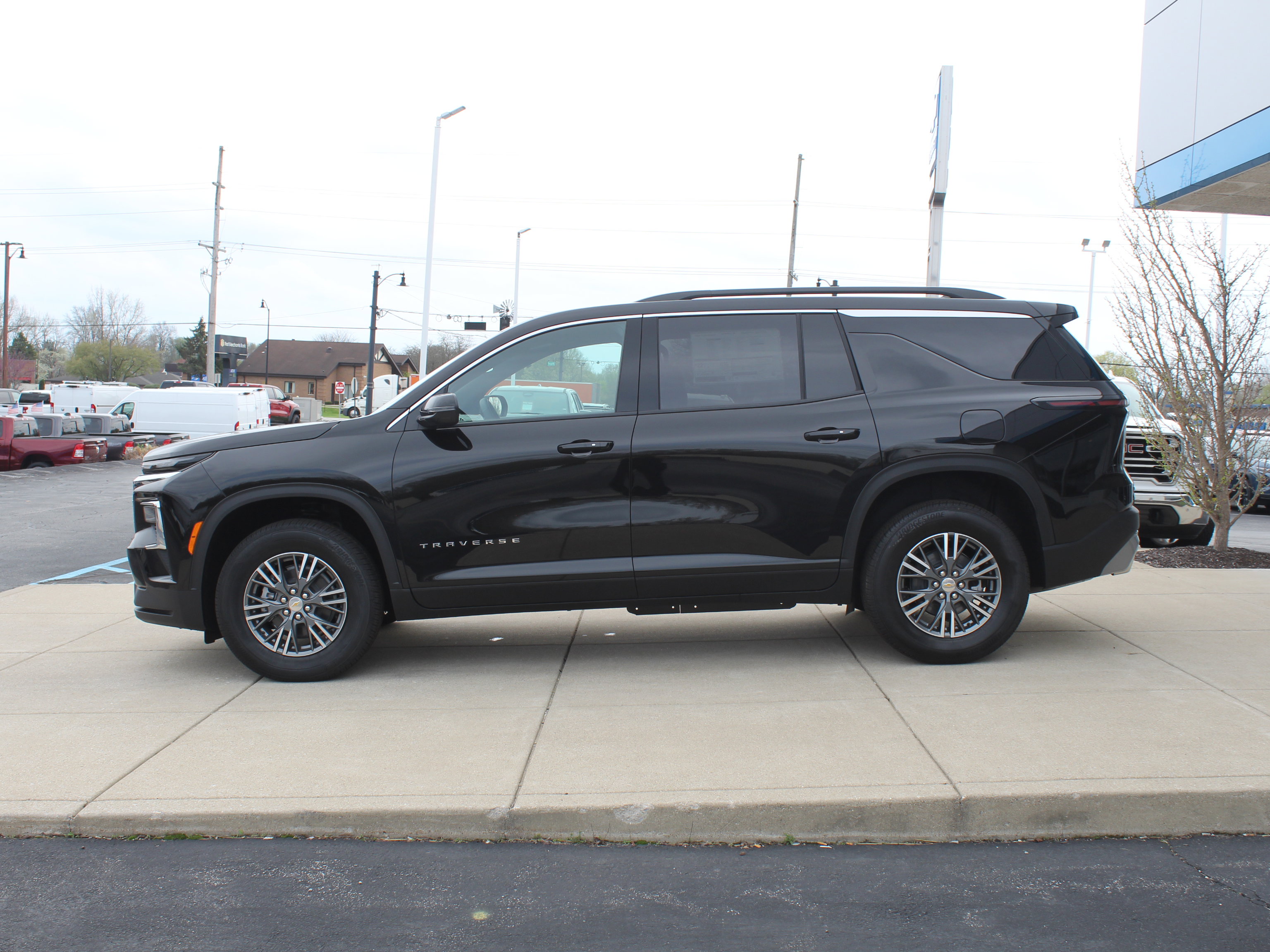 New 2026 Chevrolet Traverse LT FWD image 6