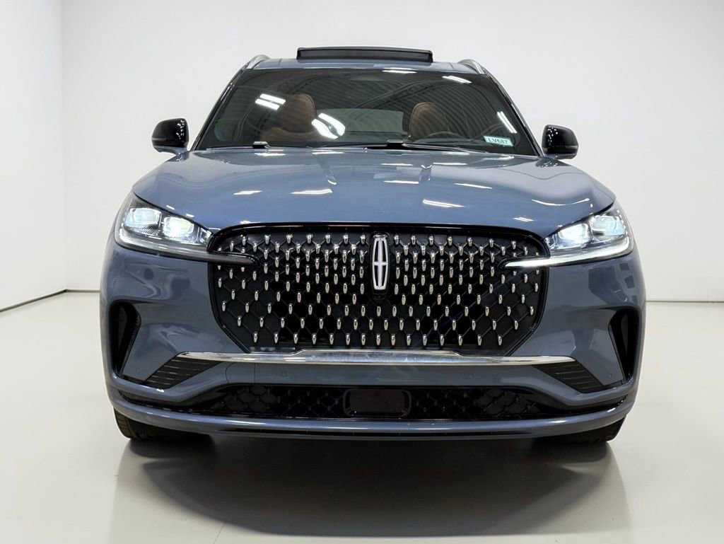 Used 2025 Lincoln Aviator Black Label image 10