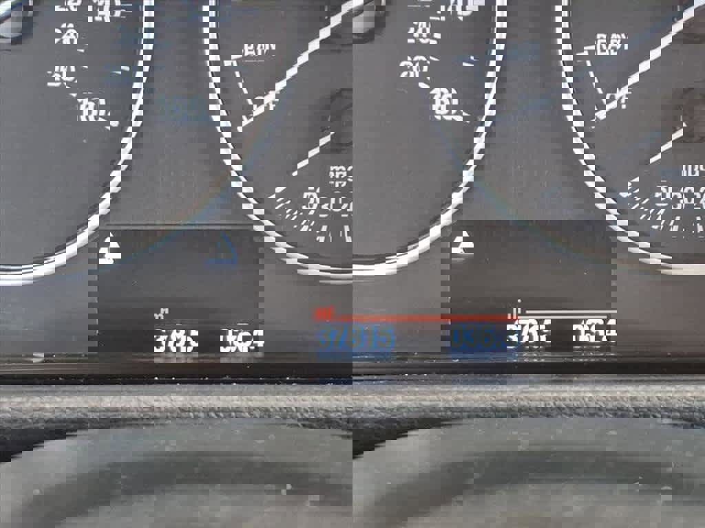 Used 2018 BMW 320i xDrive Sedan w/ Convenience Package image 12