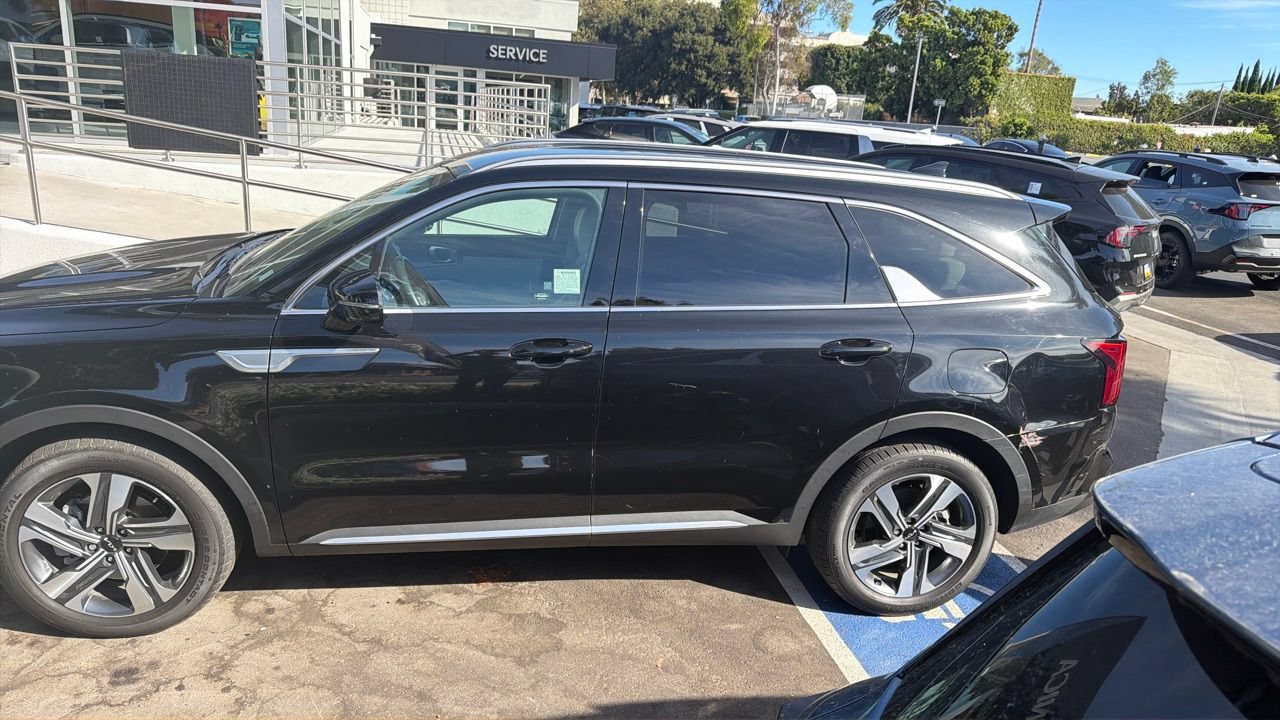 Certified 2022 Kia Sorento SX AWD/4WD image 5
