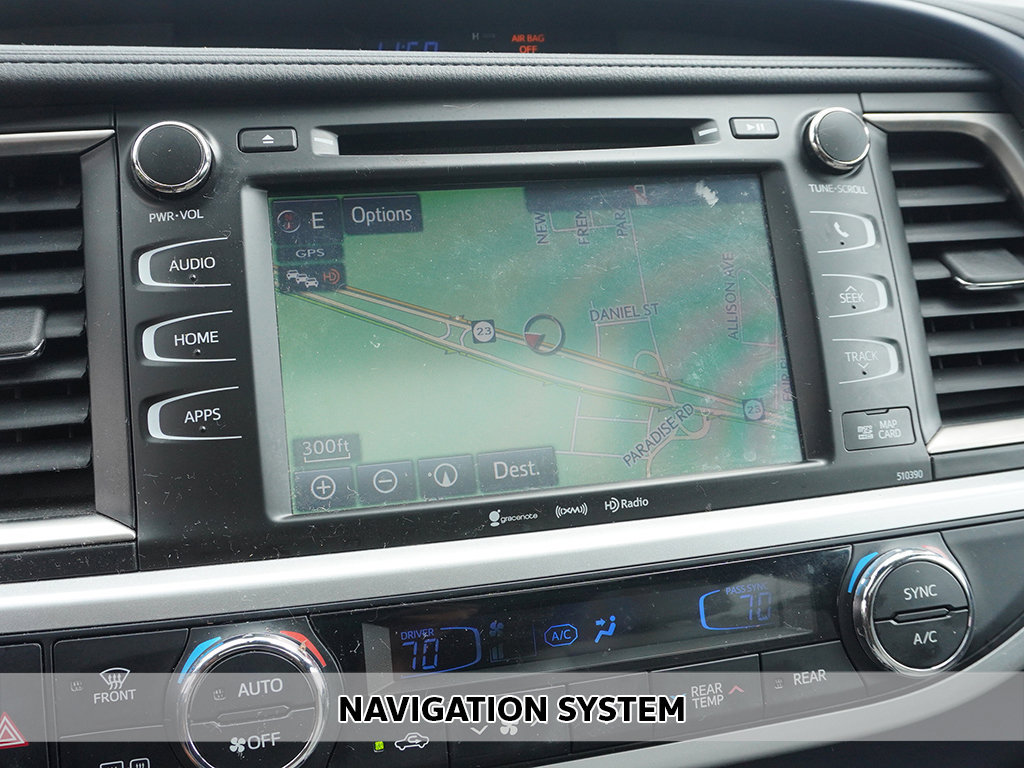 Used 2019 Toyota Highlander XLE AWD/4WD image 3