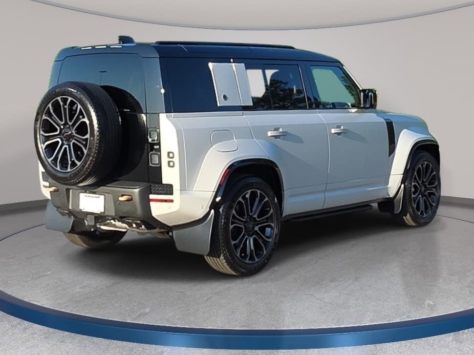 New 2026 Land Rover Defender 110 OCTA AWD/4WD image 5