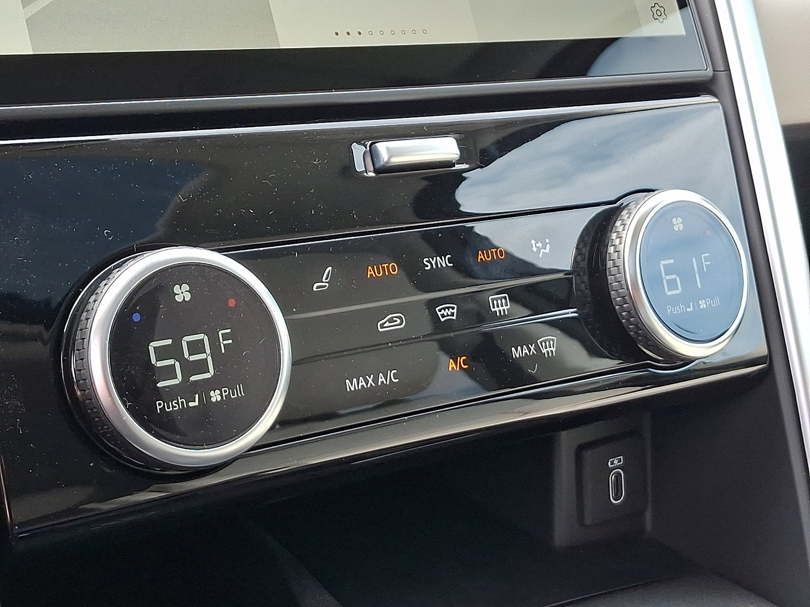 New 2026 Land Rover Discovery S AWD/4WD image 13