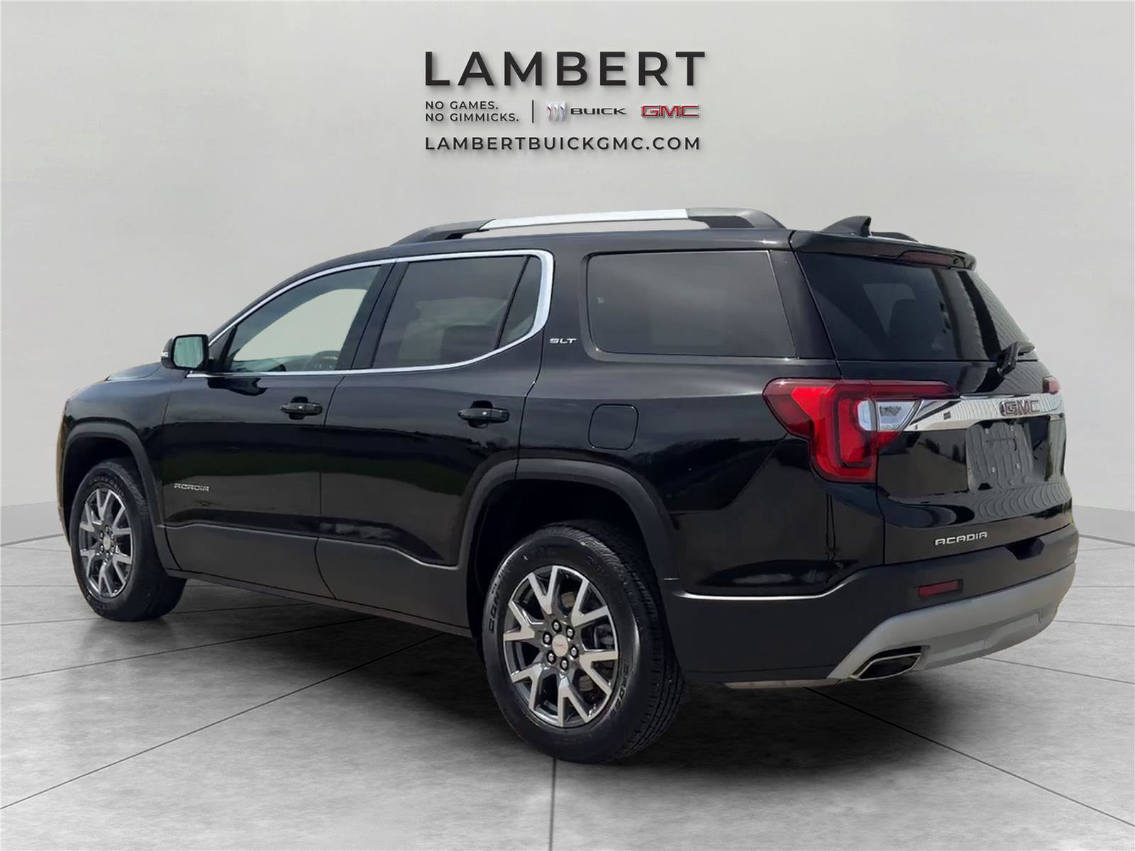 Used 2023 GMC Acadia SLT FWD image 3