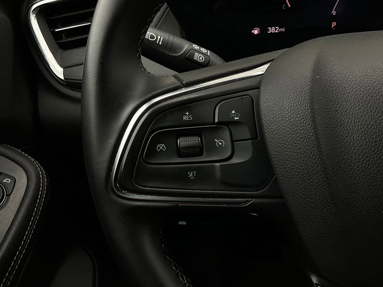 Used 2025 Buick Encore GX Preferred image 32