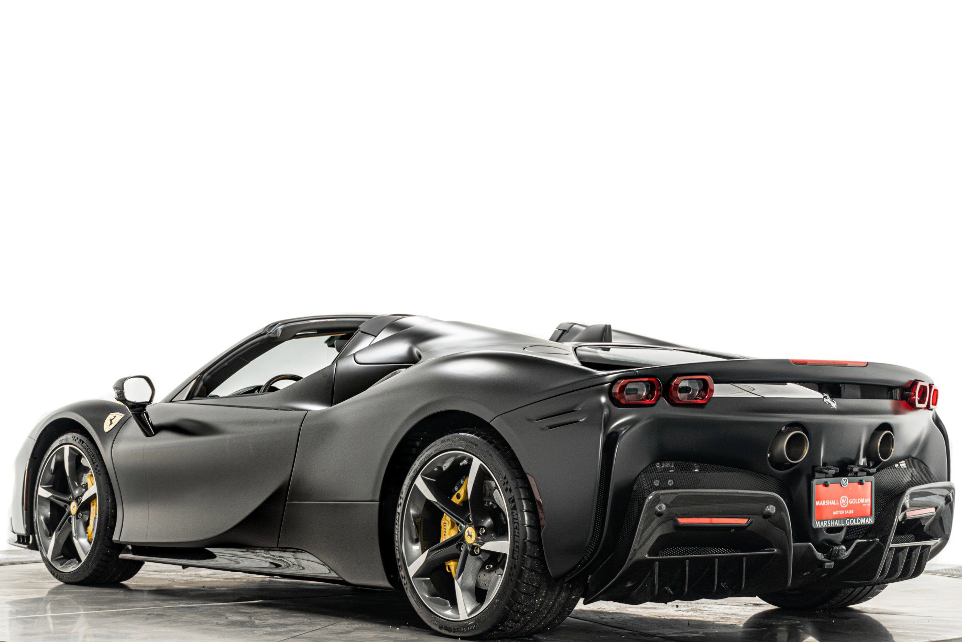Used 2024 Ferrari SF90 Spider image 33