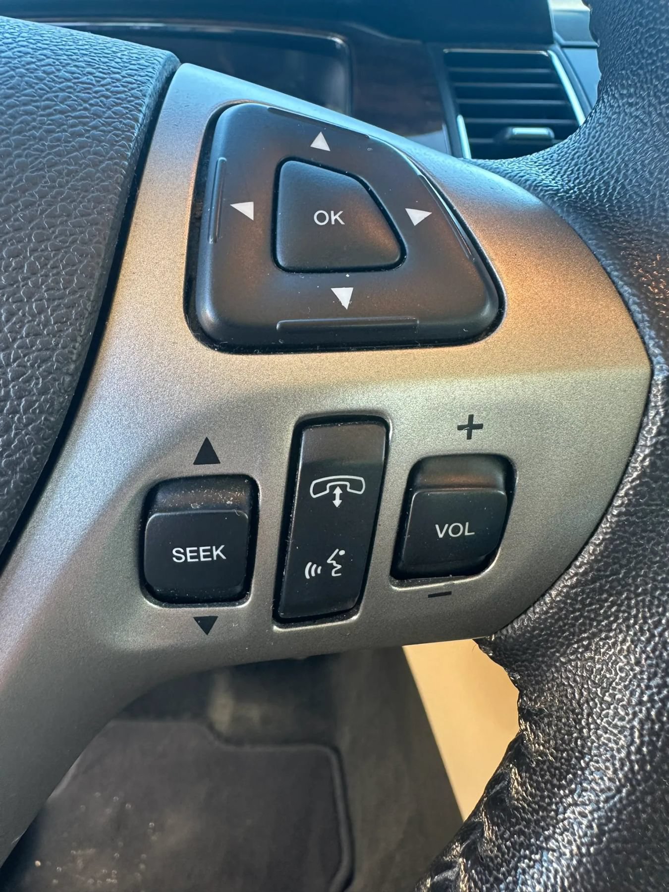 Used 2017 Ford Taurus Limited FWD image 15