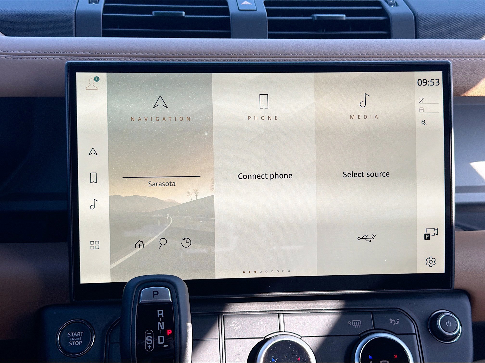 New 2026 Land Rover Defender 90 V8 image 32