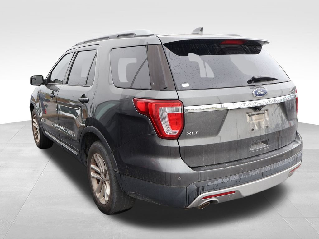Used 2017 Ford Explorer XLT w/ Equipment Group 202A FWD image 23