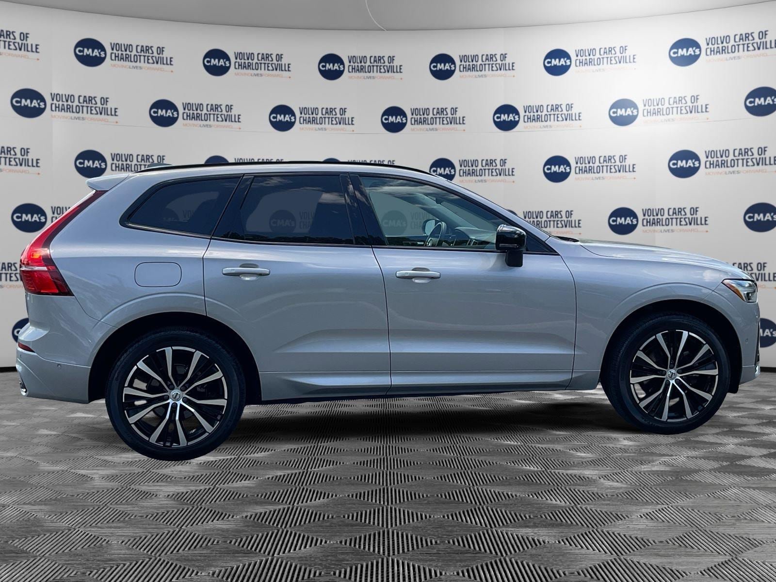 Certified 2023 Volvo XC60 B5 Plus w/ Climate Package AWD/4WD image 6