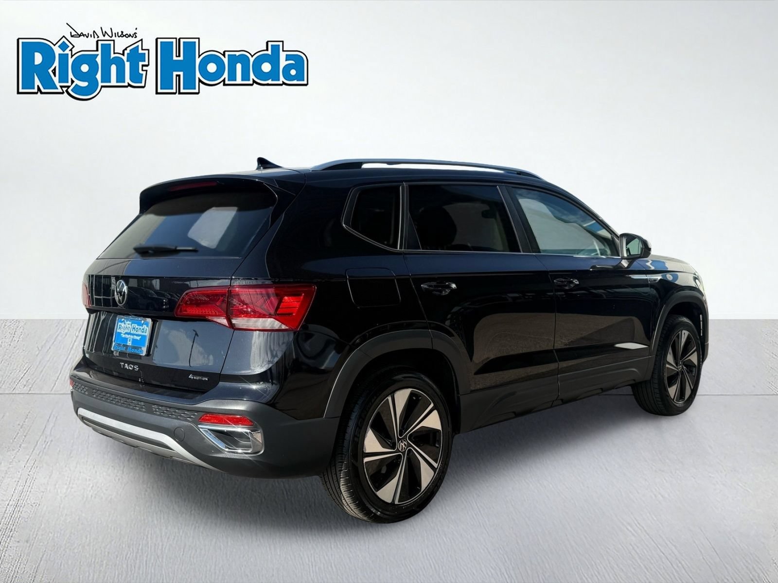 Used 2024 Volkswagen Taos SE AWD/4WD image 8