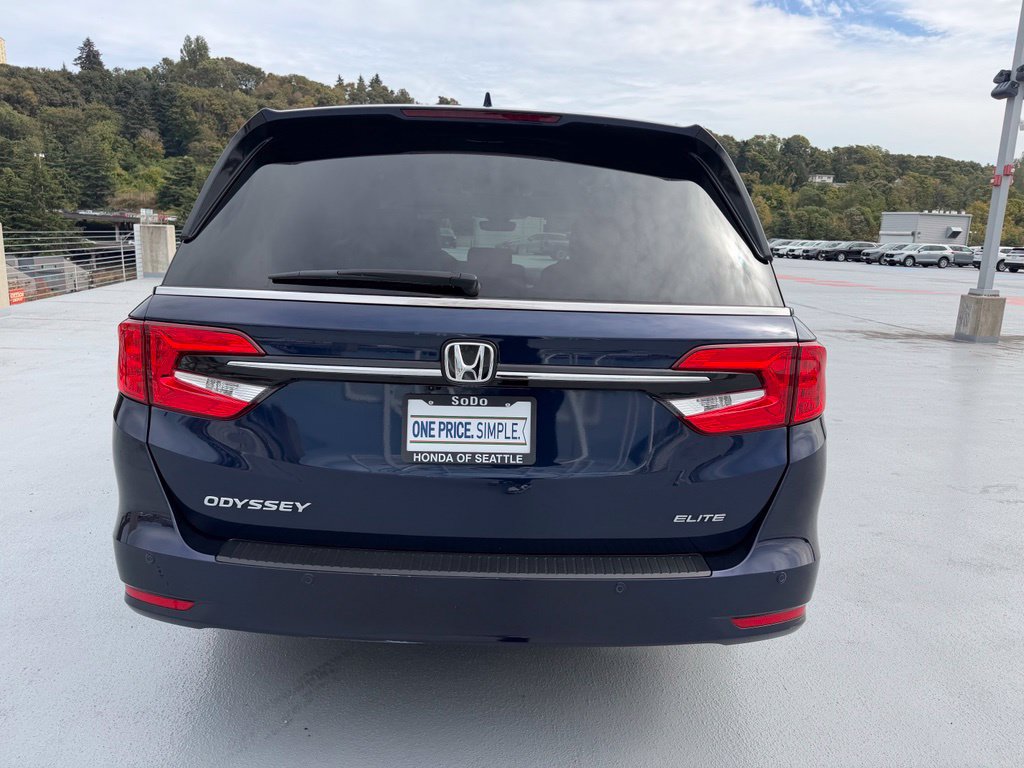 Used 2023 Honda Odyssey Elite image 4
