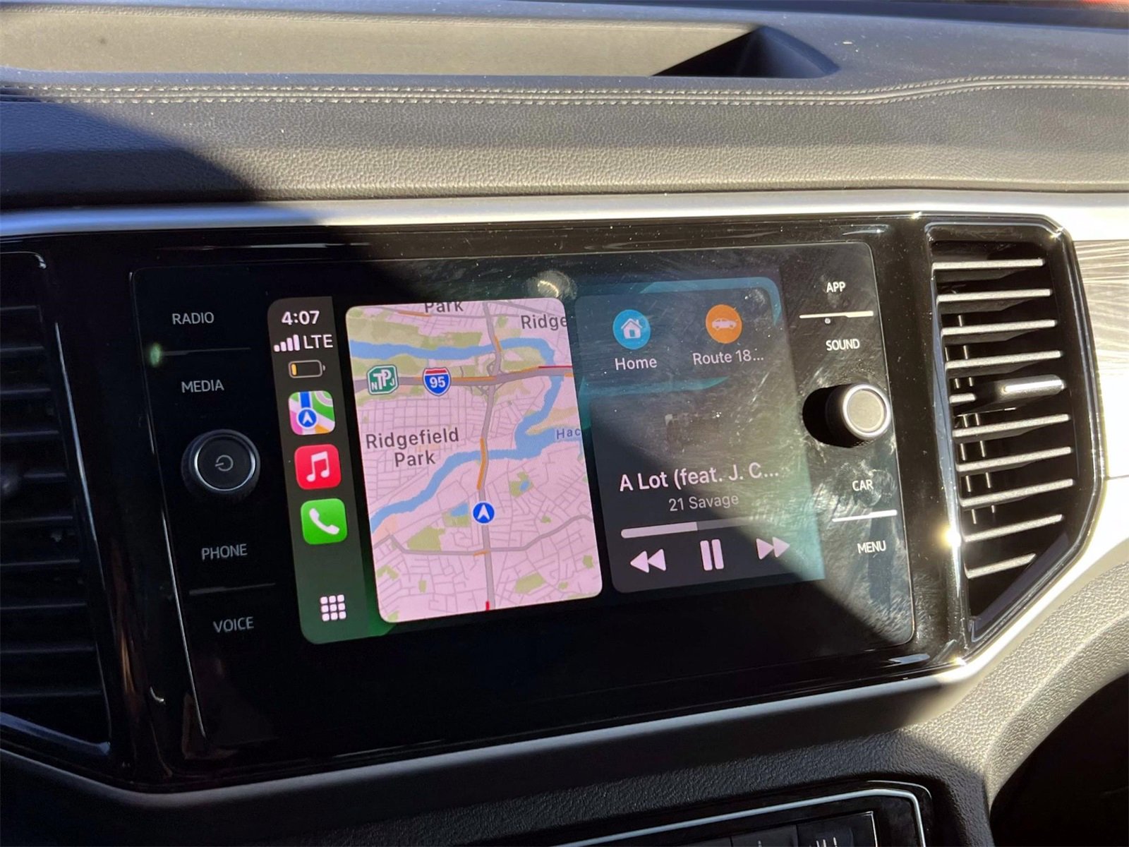 Used 2023 Volkswagen Atlas Cross Sport SE image 33