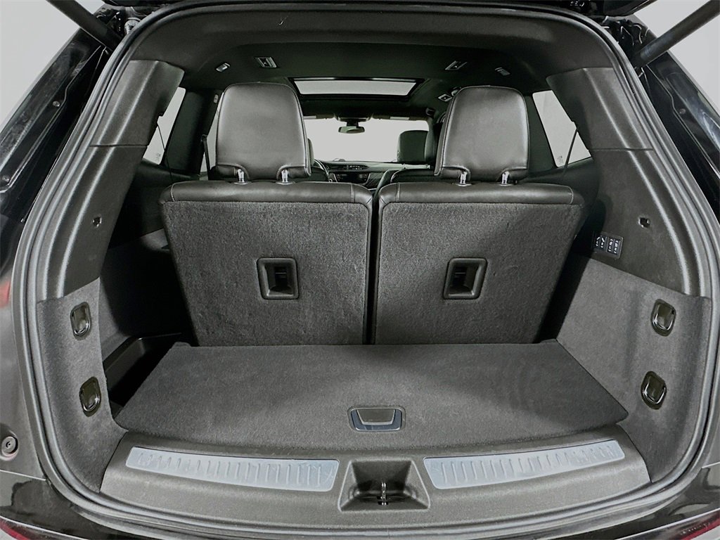 Used 2025 Cadillac XT6 Premium Luxury image 28