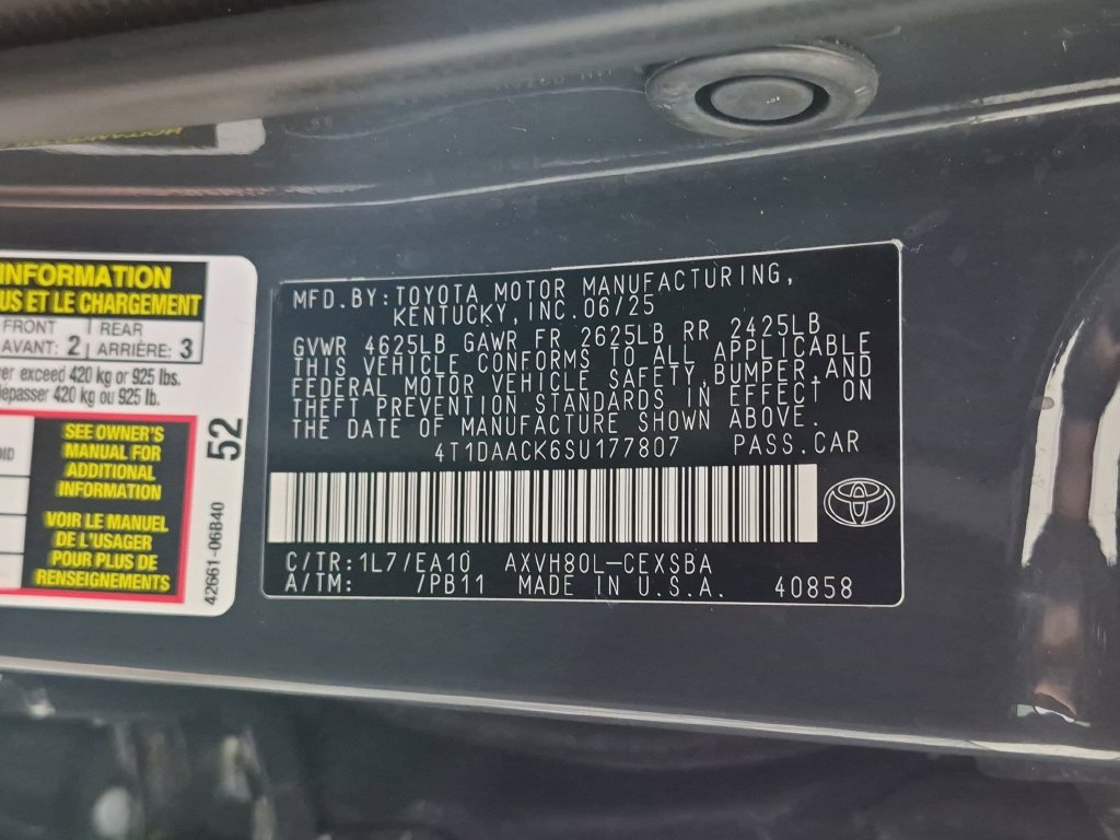 Used 2025 Toyota Camry SE FWD image 39