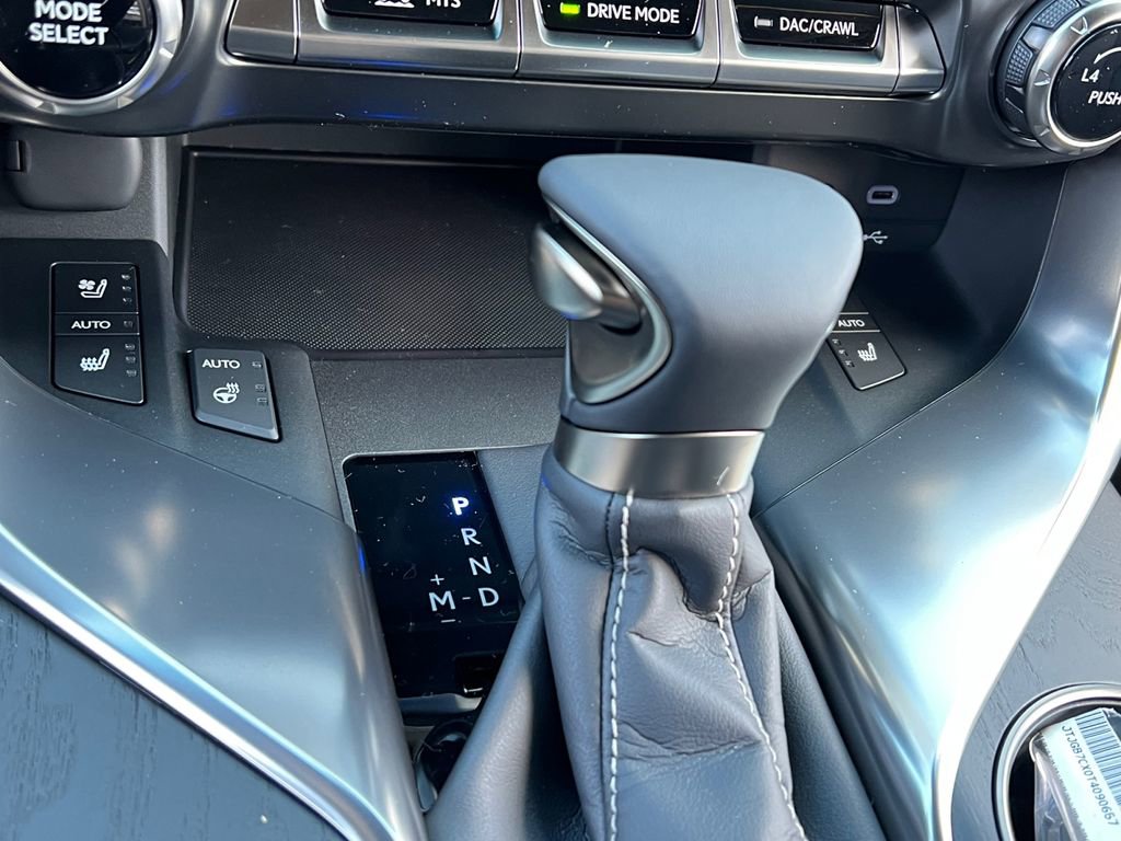 New 2026 Lexus LX 600 4WD w/ Luxury Package image 23