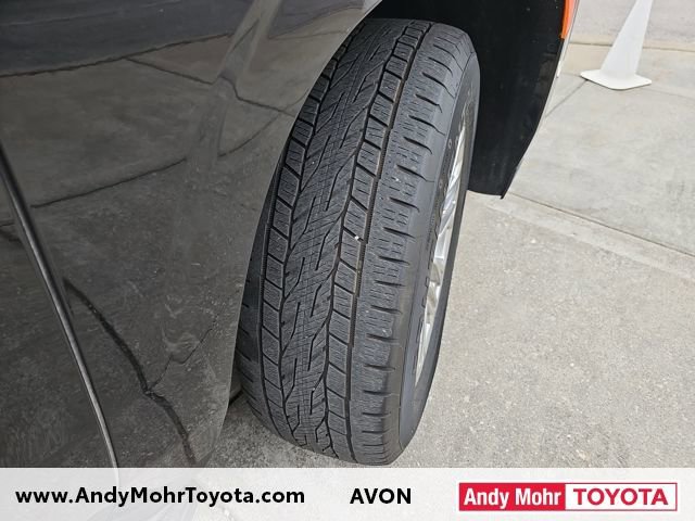 Used 2024 GMC Yukon SLT image 39