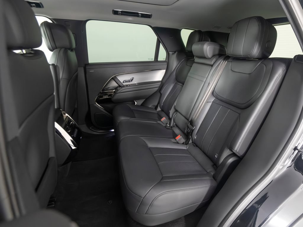 Used 2024 Land Rover Range Rover Sport SE AWD/4WD image 34