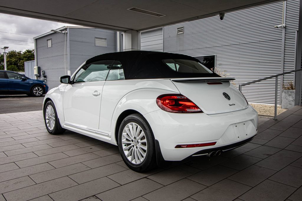 Used 2019 Volkswagen Beetle 2.0T SE FWD image 11