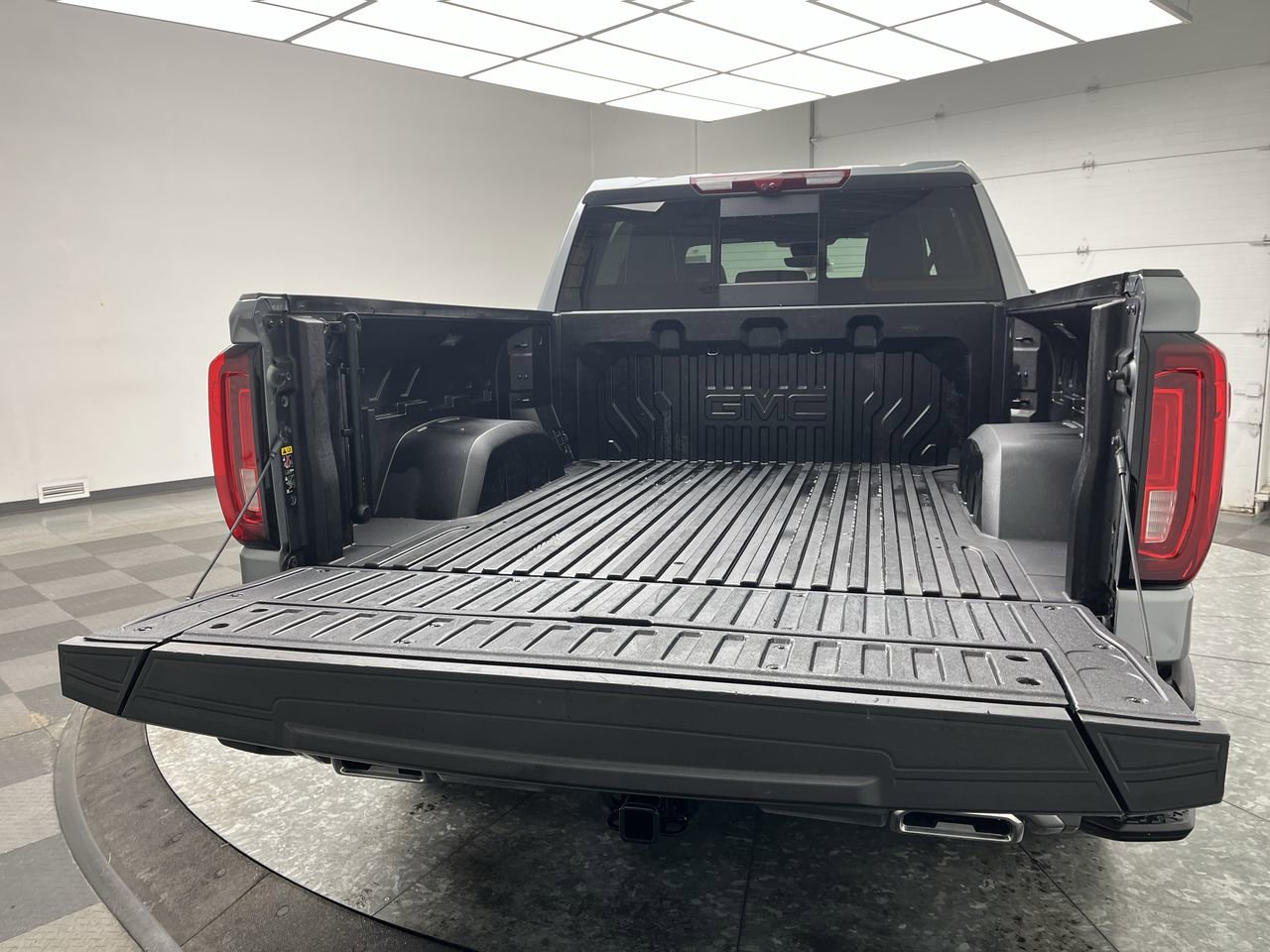 Certified 2024 GMC Sierra 1500 Denali Ultimate AWD/4WD image 34