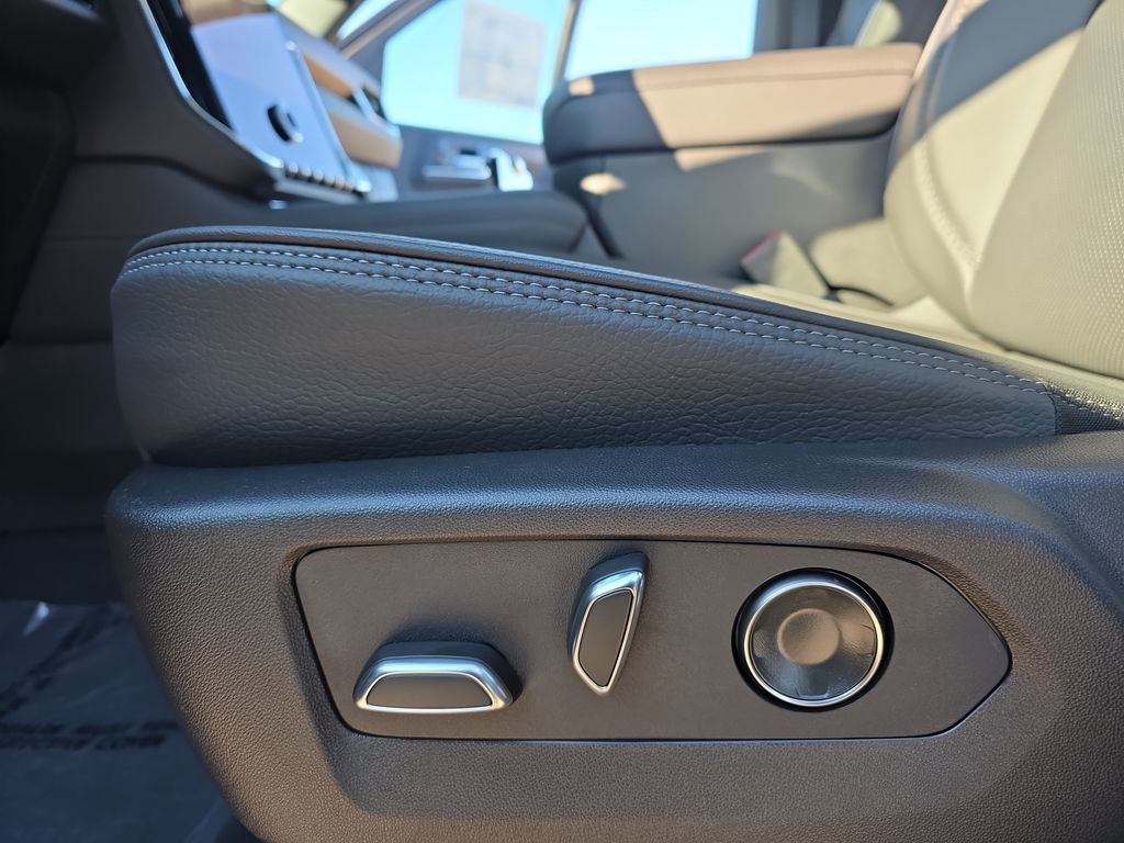 New 2026 GMC Yukon XL Denali w/ LPO, Floor Liner Package AWD/4WD image 30