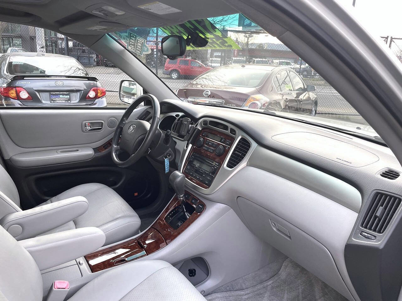 Used 2005 Toyota Highlander Limited AWD/4WD image 26