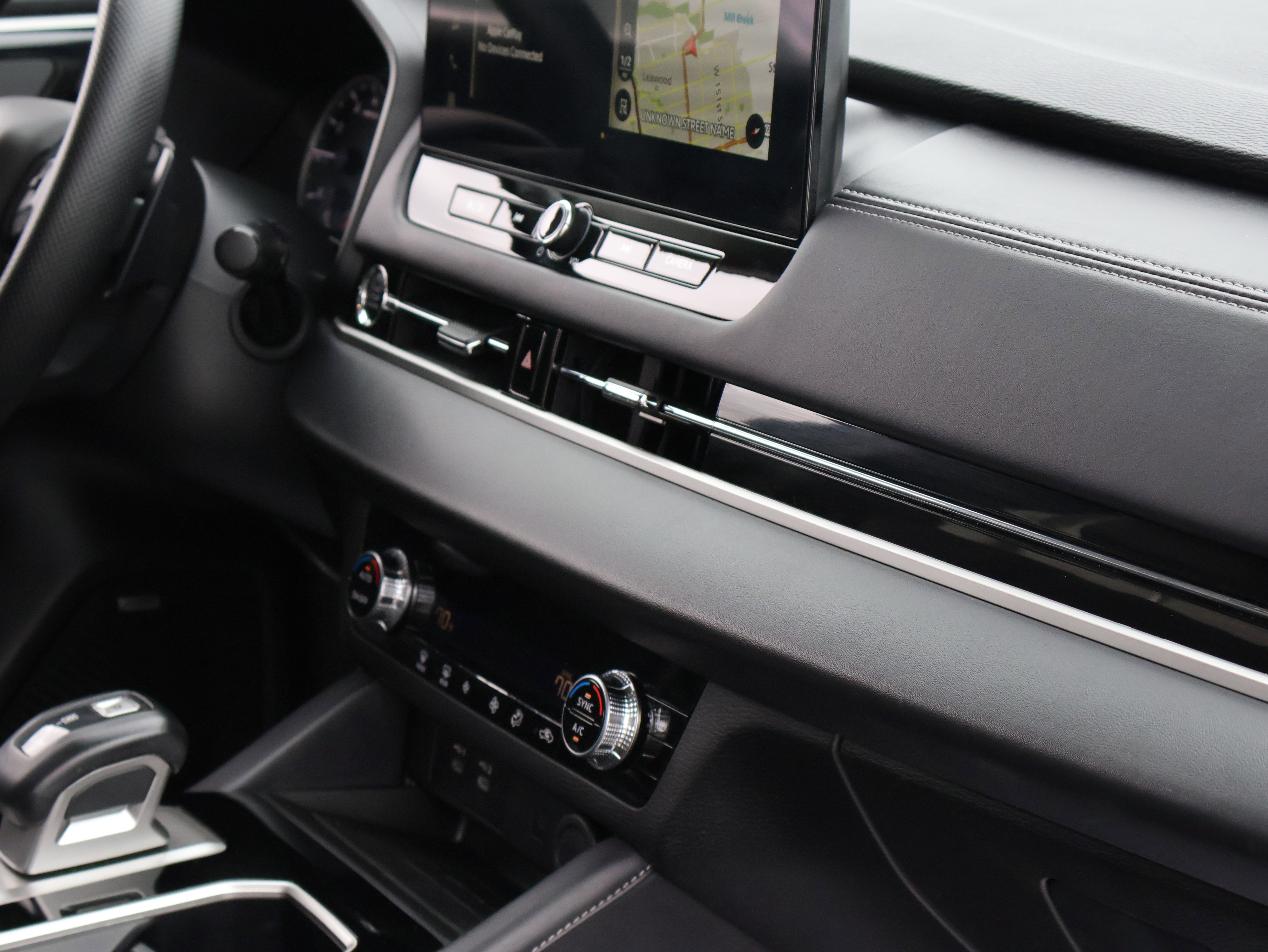 Used 2025 Mitsubishi Outlander SE image 10