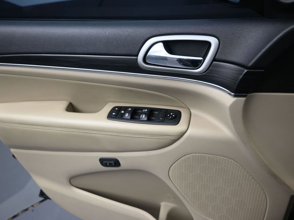 Used 2020 Jeep Grand Cherokee Limited image 11
