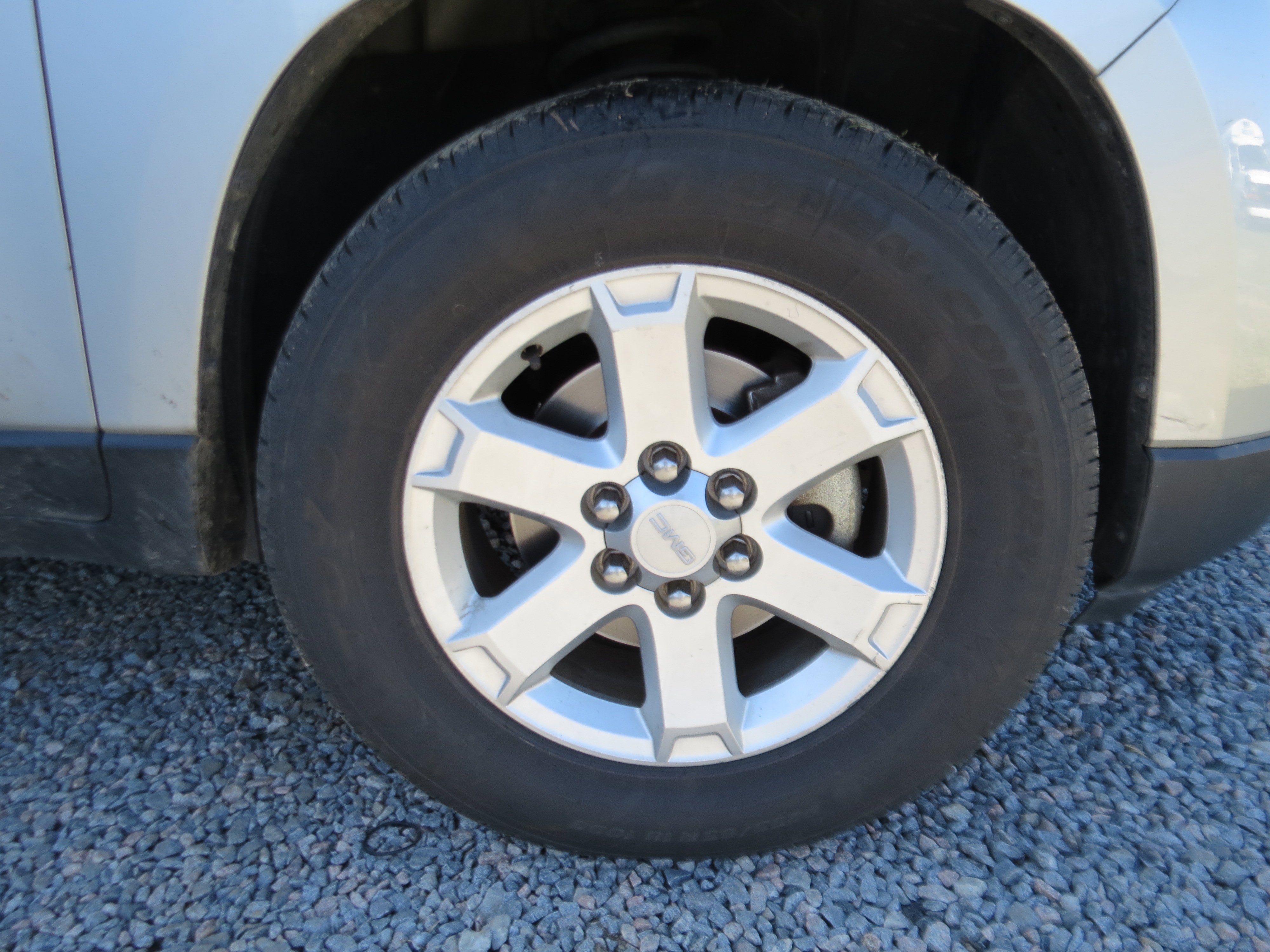 Used 2016 GMC Acadia SLE image 11