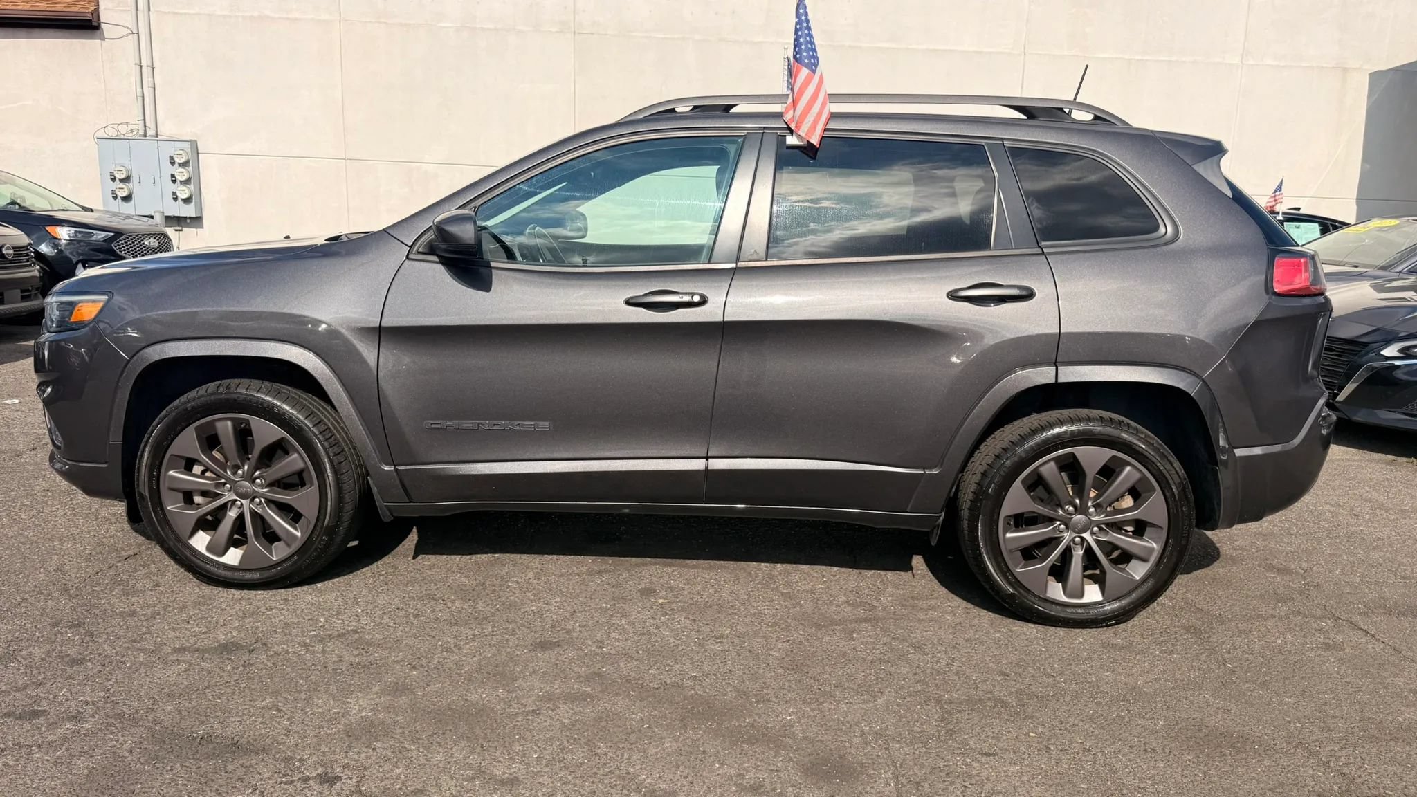 Used 2020 Jeep Cherokee High Altitude AWD/4WD image 8