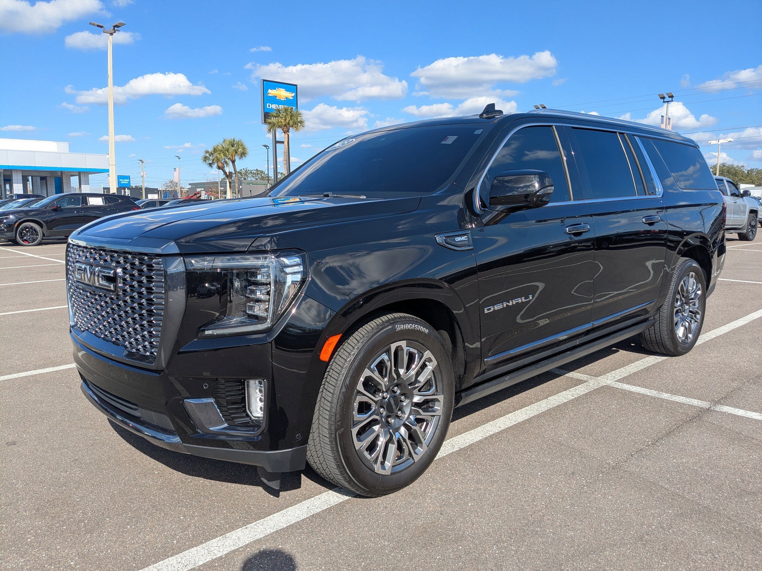 Used 2023 GMC Yukon XL Denali Ultimate image 7