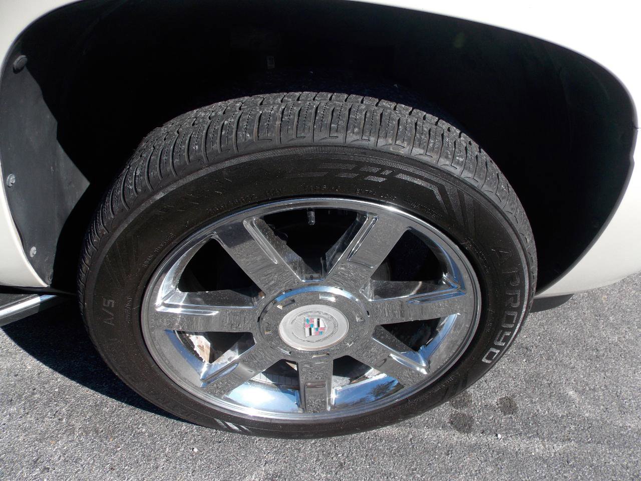 Used 2007 Cadillac Escalade 2WD w/ Information Package image 25