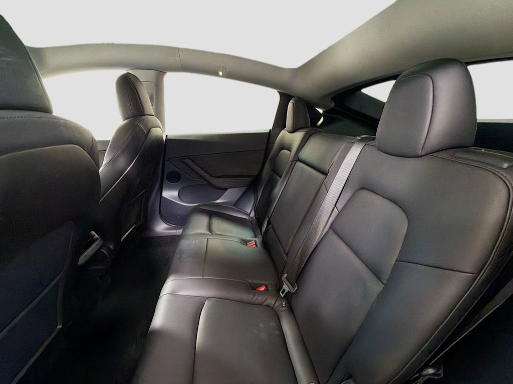 Used 2020 Tesla Model Y Long Range image 25