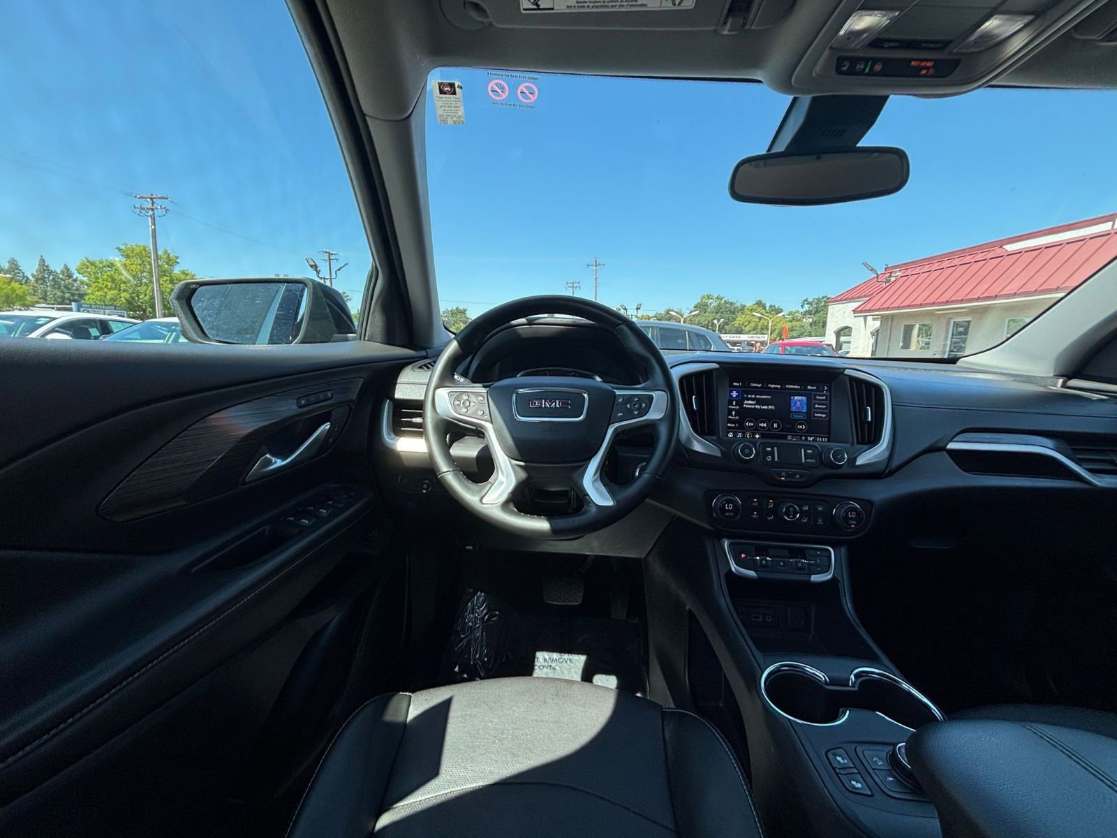 Used 2024 GMC Terrain SLT AWD/4WD image 37