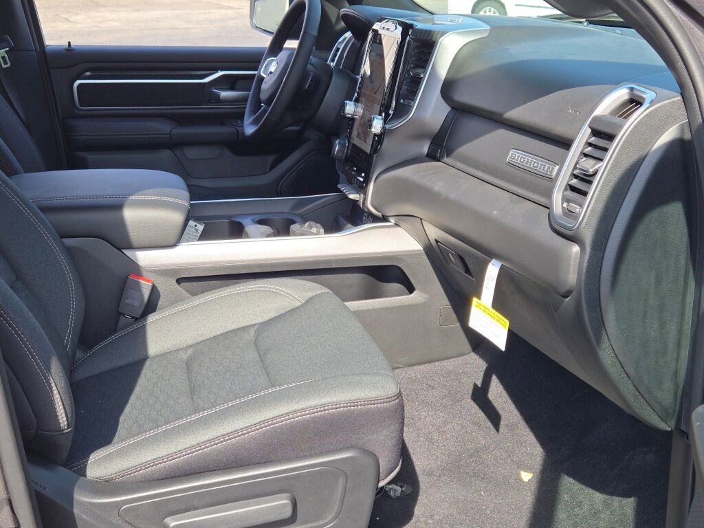 New 2026 RAM 1500 4x4 Crew Cab image 5