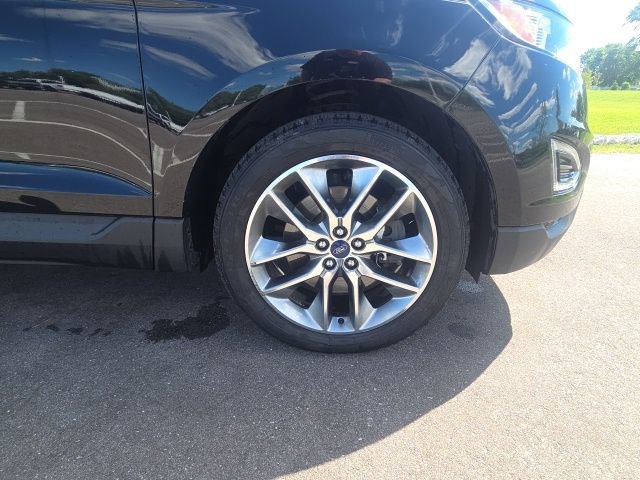 Used 2016 Ford Edge Titanium w/ Equipment Group 301A AWD/4WD image 4