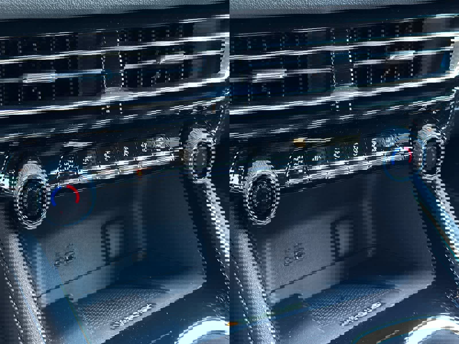 New 2026 Chevrolet Traverse LT w/ Enhanced Driving Package image 21