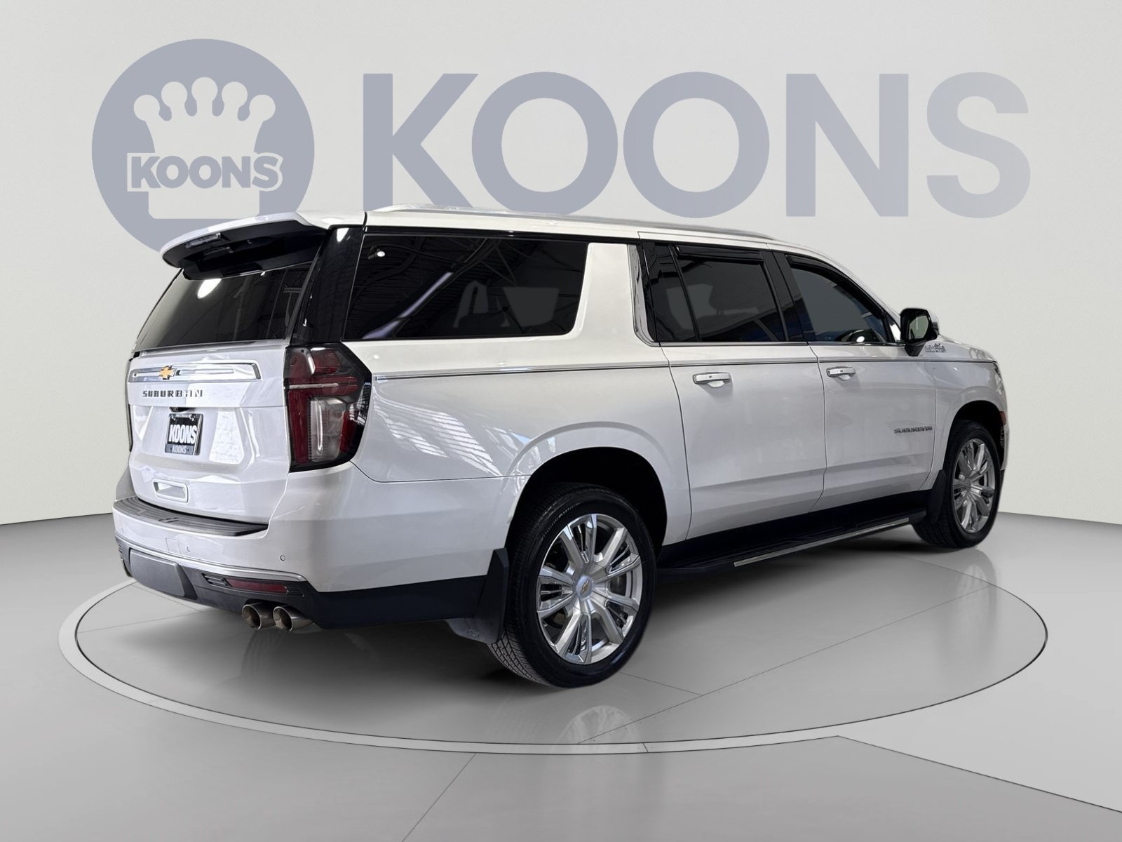 Used 2023 Chevrolet Suburban High Country AWD/4WD image 11