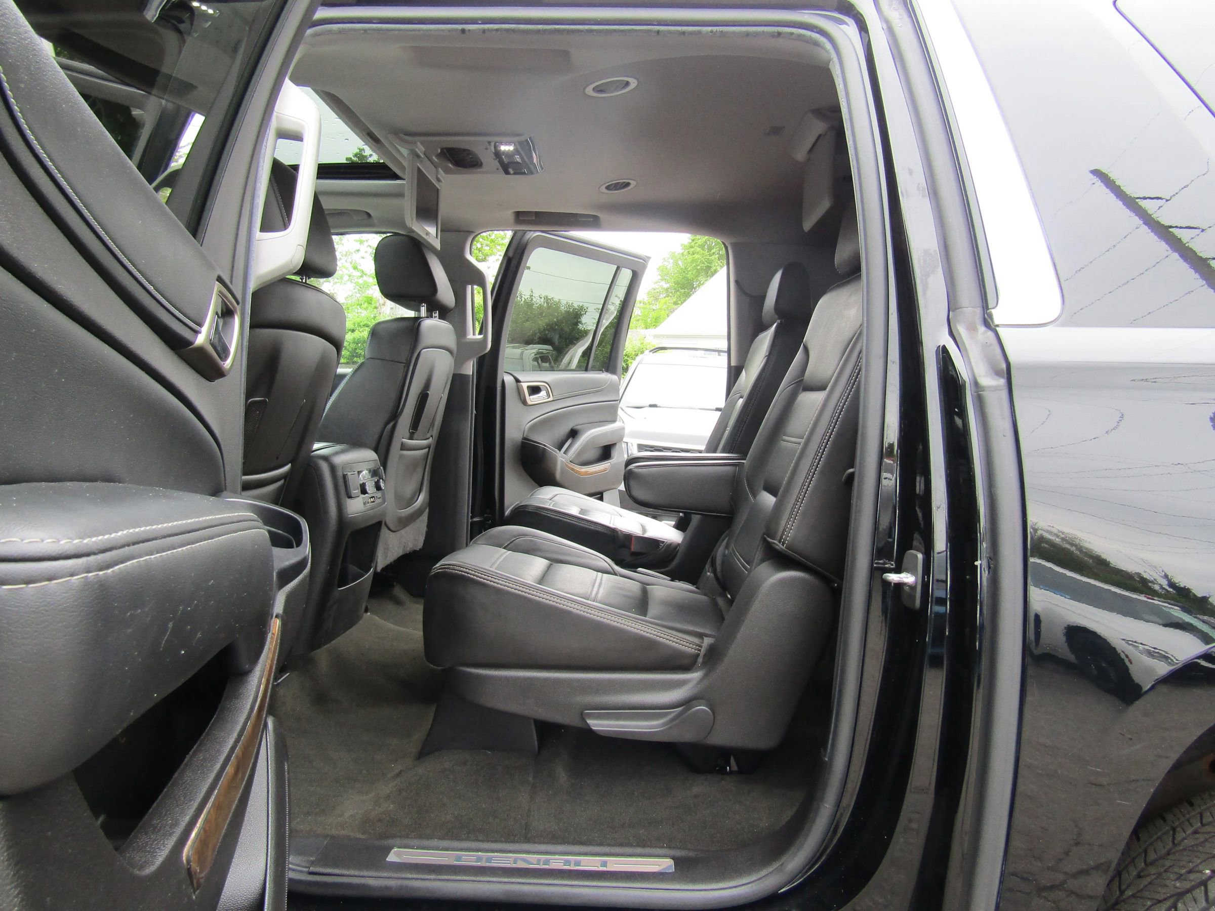 Used 2016 GMC Yukon XL Denali w/ Open Road Package AWD/4WD image 11