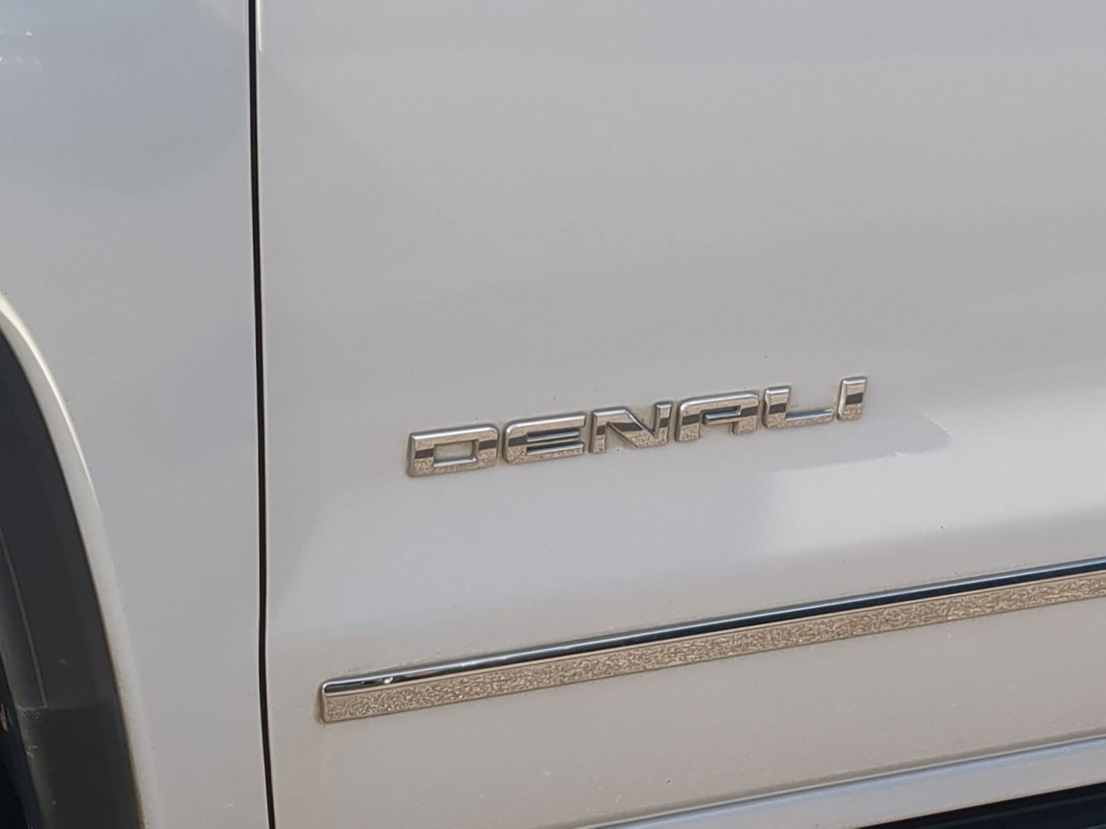 Used 2016 GMC Sierra 1500 Denali w/ Denali Ultimate Package image 18